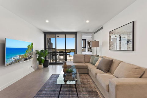 Riverfront 2-Bed With Pool, Sauna, Gym & Views - Whitsundays Accommodation 0