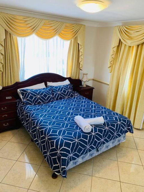 Redcliffe Villa - Whitsundays Accommodation 1