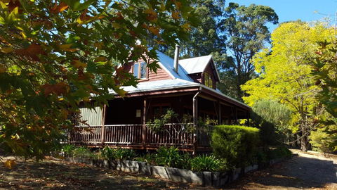 Redgum Hill Country Retreat - Whitsundays Accommodation 1