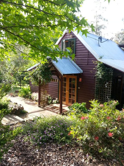 Redgum Hill Country Retreat - Whitsundays Accommodation 0