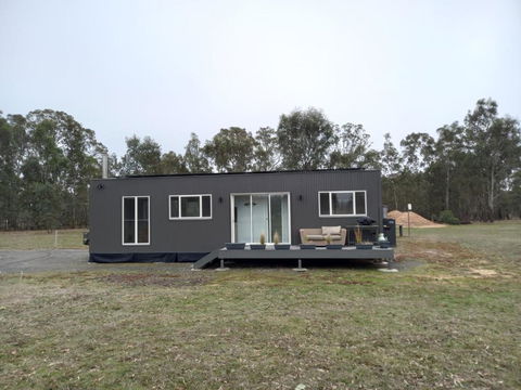 Redman View Luxury Lakeside Cabin - Whitsundays Accommodation 1