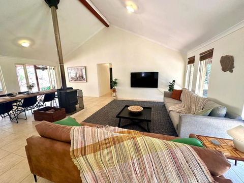 Redtail House - Carlotta - Whitsundays Accommodation 0