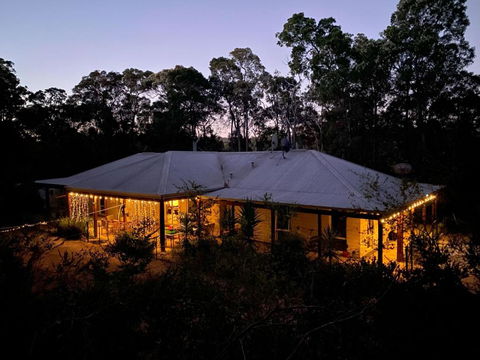 Redtail House - Carlotta - Whitsundays Accommodation 2