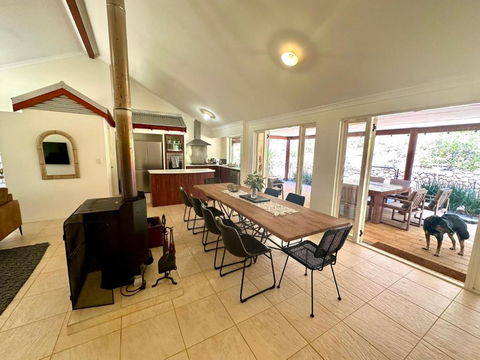 Redtail House - Carlotta - Whitsundays Accommodation 3