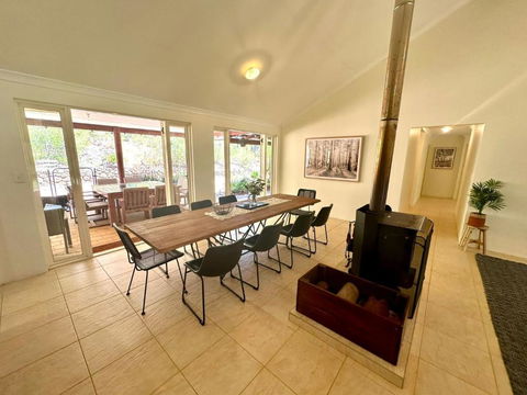 Redtail House - Carlotta - Whitsundays Accommodation 1