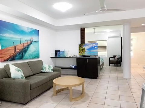 REEF RETREAT APARTMENTS PALM COVE Unit 12 - Whitsundays Accommodation 0
