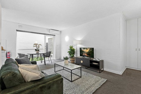 Refined 1-Bed Apartment With Garden Access - Whitsundays Accommodation 0