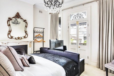 Refined Paddington Corner Terrace With Parking - Whitsundays Accommodation 2