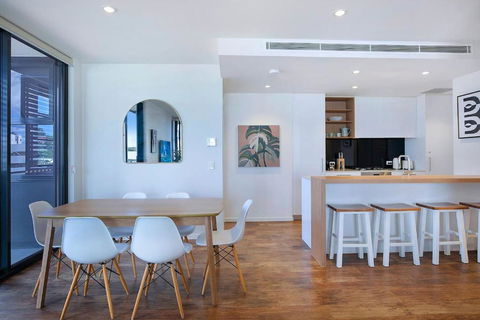 Regatta Hideaway - A Breezy Balcony Residence - Whitsundays Accommodation 2