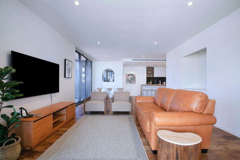 Regatta Hideaway - A Breezy Balcony Residence - Whitsundays Accommodation 3