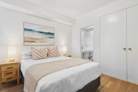 REGL20/11 - Regal In East Perth - Whitsundays Accommodation 2