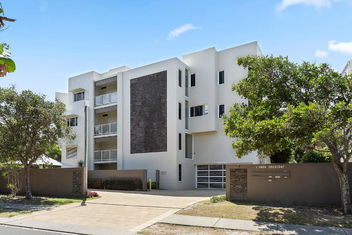 Relax In Stylish Comfort, Sunshine Beach with Whitsundays Accommodation