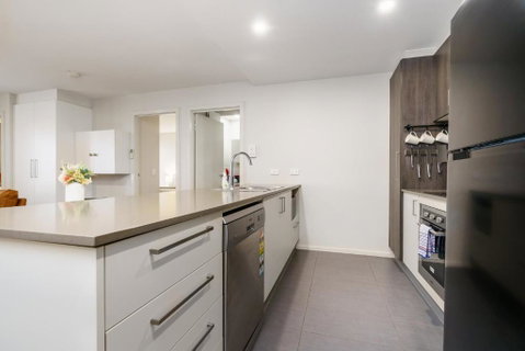 Relaxing 2BR Stay Near South Point Tuggeranong - Whitsundays Accommodation 2