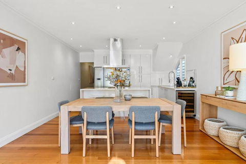 Renovated Brilliance In Bayside Albert Park - Whitsundays Accommodation 2