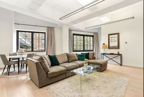 Renovated Warehouse Conversion In Heart Of Sydney - Whitsundays Accommodation 2