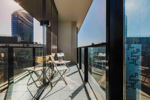 Resort Lifestyle Urban Apt - Pool, Gym, Sauna - Whitsundays Accommodation 1