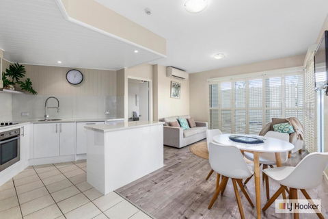 RESORT ON THE BEACH 1219/20 - Whitsundays Accommodation 2