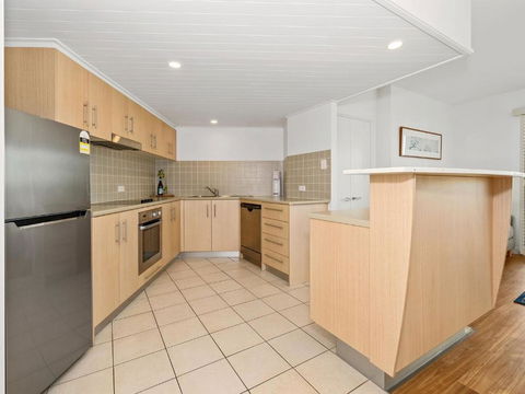 RESORT ON THE BEACH 2214/2215 - Whitsundays Accommodation 3