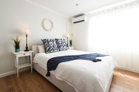Resort-style Coastal Living With Balcony & Pool - Whitsundays Accommodation 1