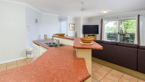 Resort Style Unit Across From The Water - Whitsundays Accommodation 2