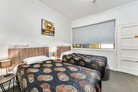 Rest Motels - Whitsundays Accommodation 0