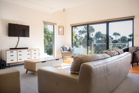 Retreat By The River - Views Wi-fi & Parking - Whitsundays Accommodation 0