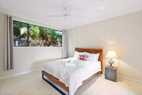 Retreat W Pool On Acreage - Whitsundays Accommodation 2