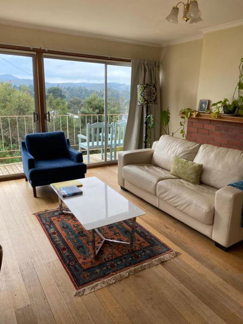 Retro Apartment Cornelian Bay - Water Views - Whitsundays Accommodation 0