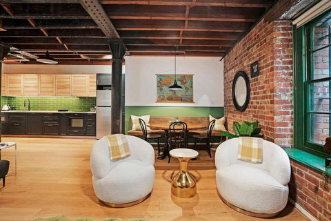 Retro Meets Industrial At Heritage Bond Store - Whitsundays Accommodation 1