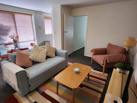 Retro Rose St Kilda Mansions - Whitsundays Accommodation 1