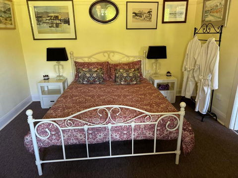 River Front Estate - Whitsundays Accommodation 1
