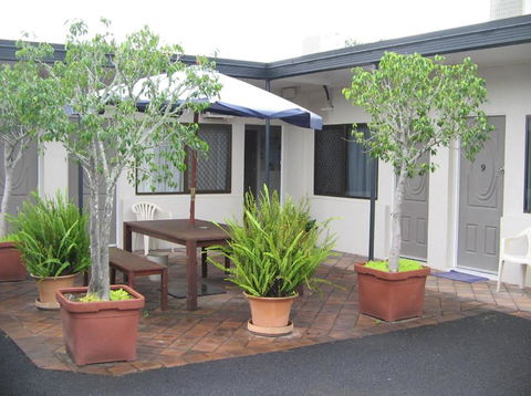 River Park Motor Inn - Whitsundays Accommodation 2