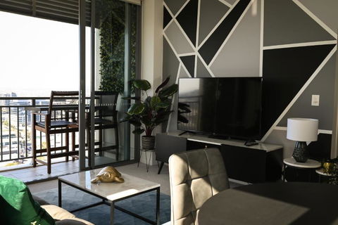 River View Apartment In Brisbane With Parking - Whitsundays Accommodation 2