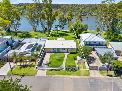 River Views - Whitsundays Accommodation 2