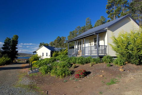Riversdale Estate Cottages - Whitsundays Accommodation 2