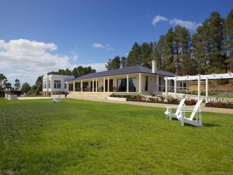 Riversdale Estate Cottages - Whitsundays Accommodation 0