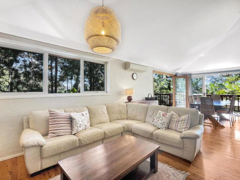 Riverside 3-Bed Townhouse With Spacious Deck & BBQ - Whitsundays Accommodation 2