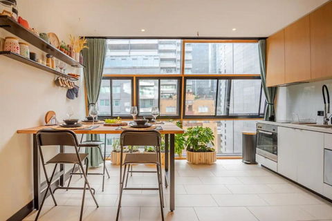 Riverside Apartment Melbourne CBD - Whitsundays Accommodation 0