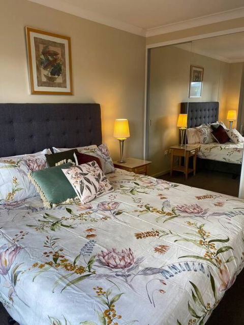 RIVERSIDE CITY VIEW PARKING NETFLIX WIFI WINE FREE - Whitsundays Accommodation 1