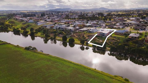 Riverside Haven - Whitsundays Accommodation 1
