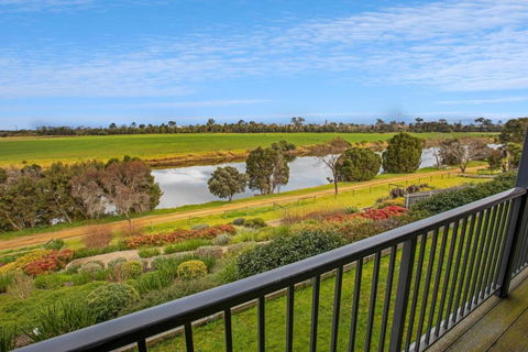 Riverside Haven - Whitsundays Accommodation 3