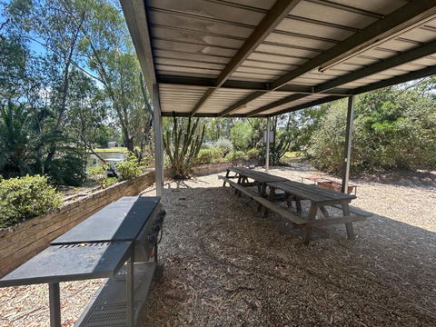 Riverside Motel & Marina - Whitsundays Accommodation 3