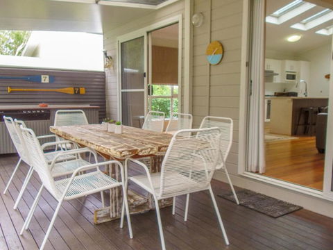 Riverside Retreat - Whitsundays Accommodation 1