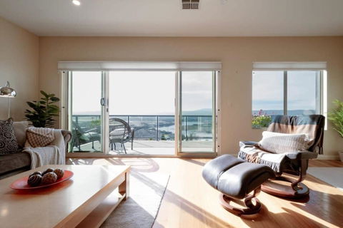 Riverview Escape - Whitsundays Accommodation 0