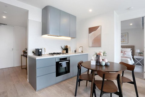 REST COLLECTION Apartment At SkyGarden Glen Waverley - Whitsundays Accommodation 3