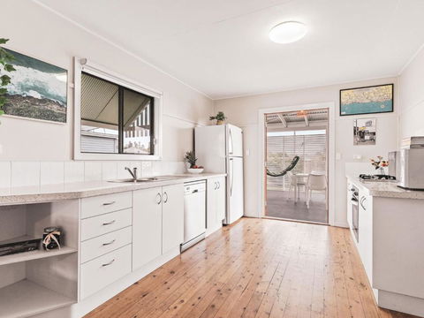Rosena - The Classic Beach House - 5 Cashmore Street - Whitsundays Accommodation 1