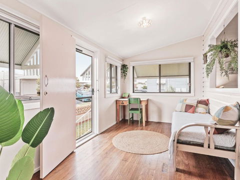Rosena - The Classic Beach House - 5 Cashmore Street - Whitsundays Accommodation 2