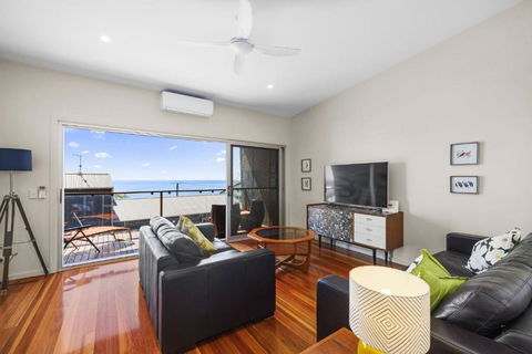 Rock Ledge - Whitsundays Accommodation 2