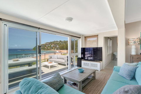 Rocklands Palm Beach Front - Whitsundays Accommodation 1