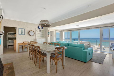 Rocklands Palm Beach Front - Whitsundays Accommodation 2